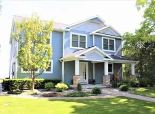 2800 Bay Dr, Port Austin, MI 48467