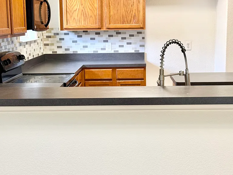 706 Creekview Dr — Photo 12