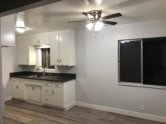 Nice sized dining room.