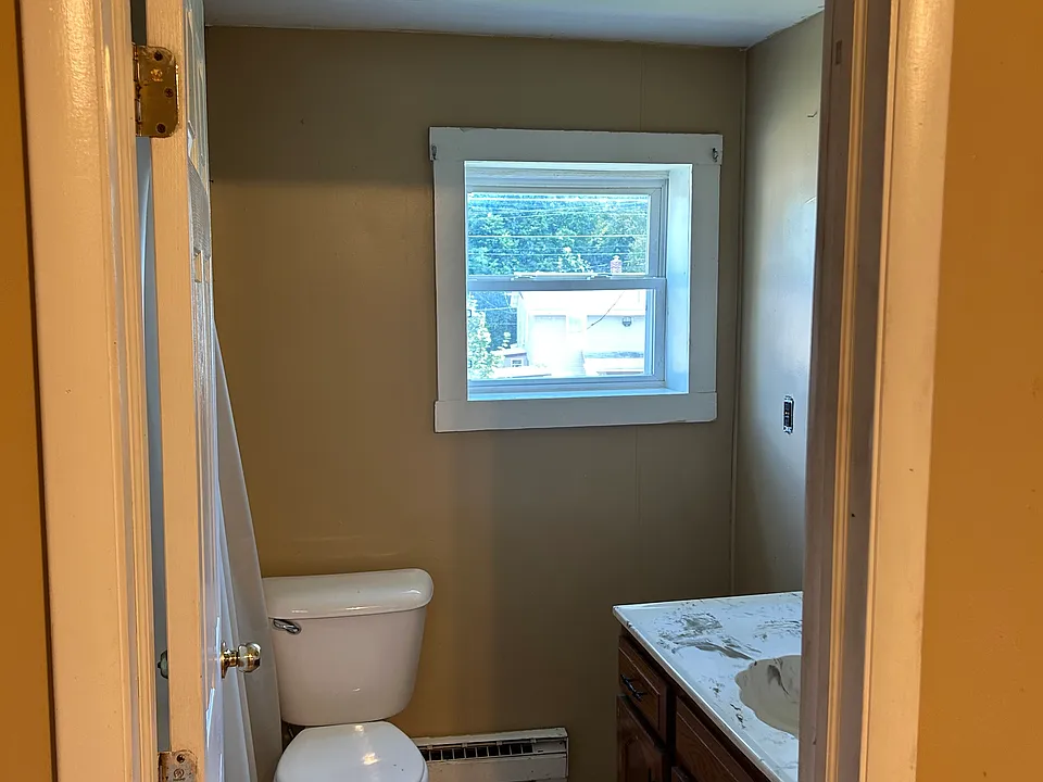 24 W Pennsylvania Ave #1