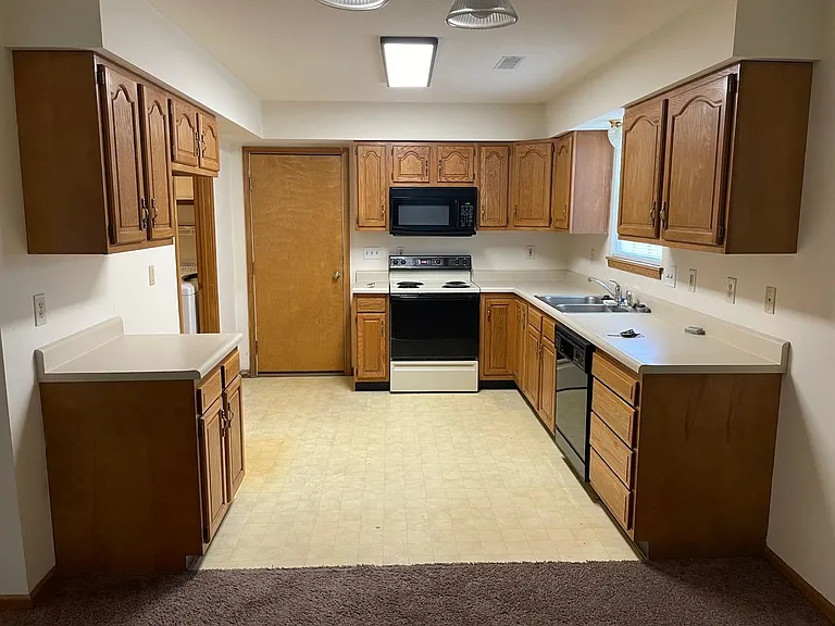 5205 Gasconade Dr — Photo 10