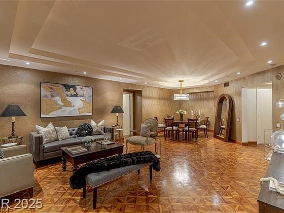 4th image of 2877 Paradise Rd Unit 504