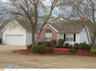 5876 Meadowfield Trce, Flowery Branch, GA 30542