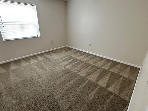 5th image of 544 SW 35th St APT 4