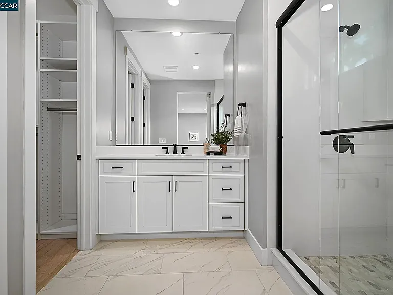 226 Akabane Ln — Photo 24