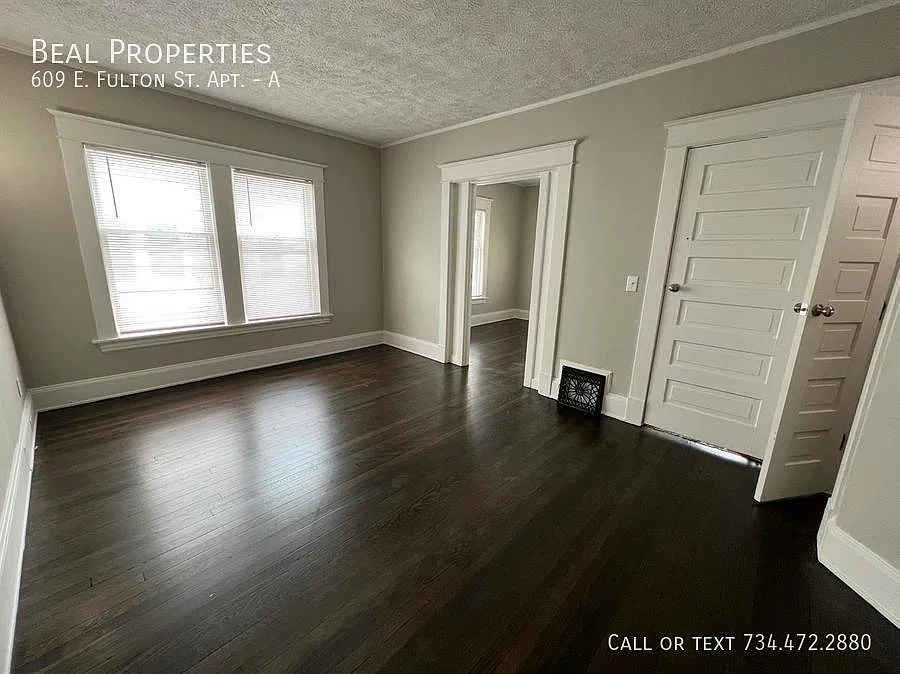 609 E Fulton St — Photo 4