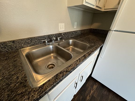 2nd image of 3112 Benton Blvd #4
