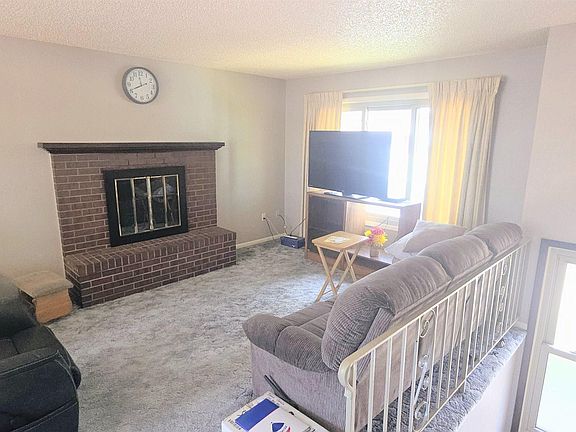 3rd image of 709 Phoenix Dr