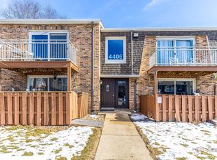 4406 Euclid Ave APT 2C, Rolling Meadows, IL 60008