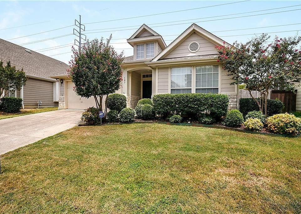 1st image of 107 Silver Oak Dr