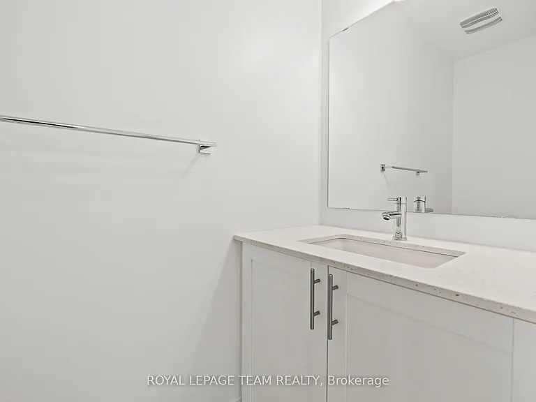 47 Moosonee Cres — Photo 10