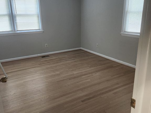 5th image of 3310 Solomons Island Rd