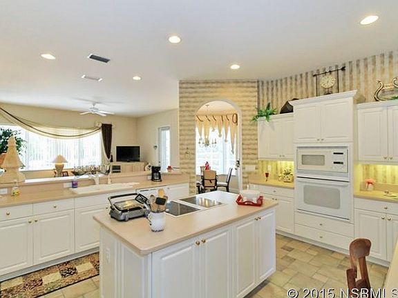 3rd image of 708 Stonewood Ct