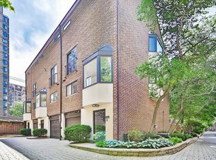1319 N Sutton Pl, Chicago, IL 60610
