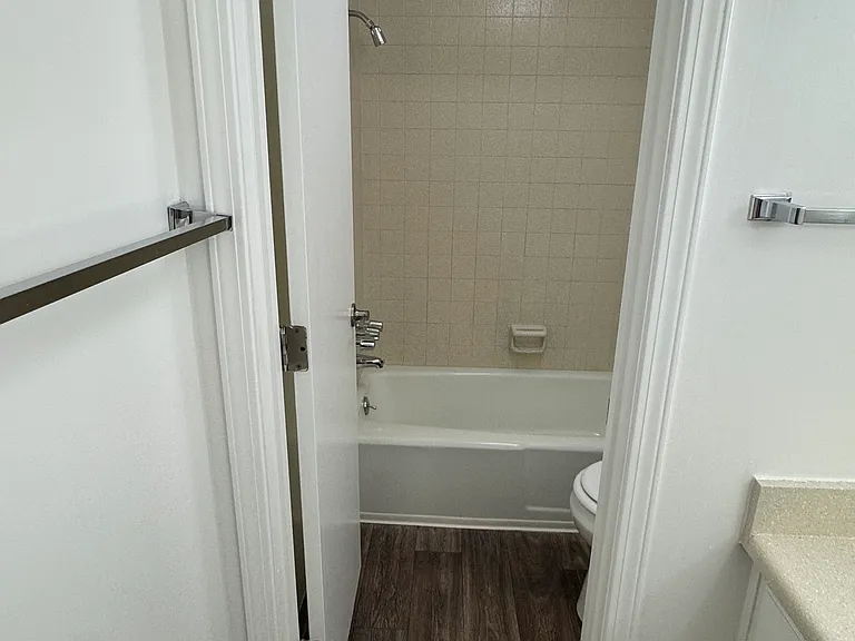 Villa Apartments — Photo 81