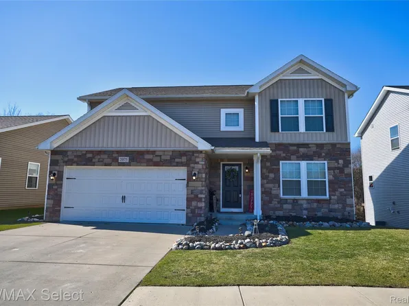 2075 Stillwater Dr, Davison, MI 48423