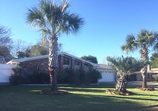 1st image of 108 Knollwood Way