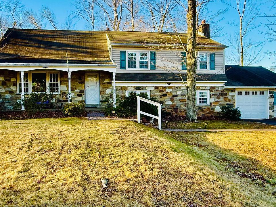 1st image of 2344 Oakfield Rd