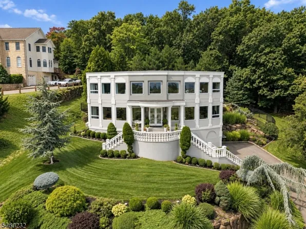 47 Mountainwood Ct, Totowa Boro, NJ 07512