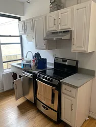 Rented by CITY SKYLINE REALTY INC