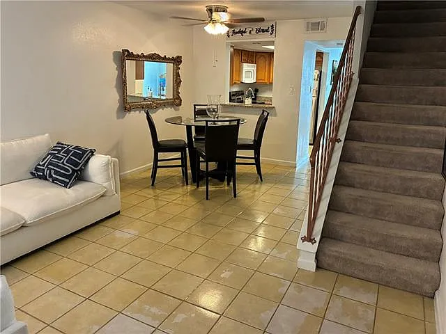 2 bed, 1.0 bath, 1012 sqft, $1,400 — Photo 4