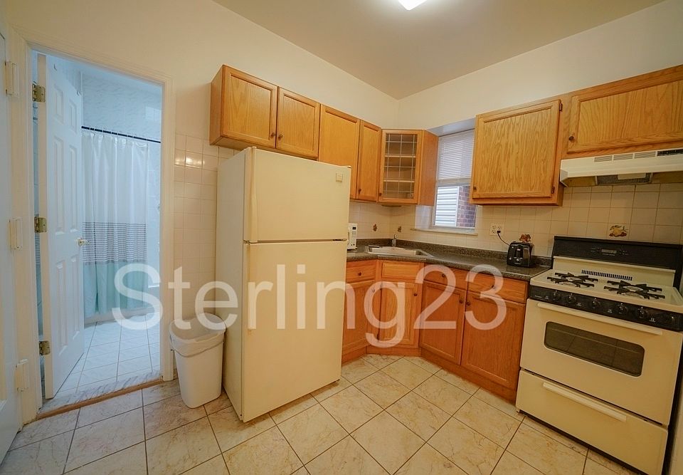 1st image of 25-14 27th St #3