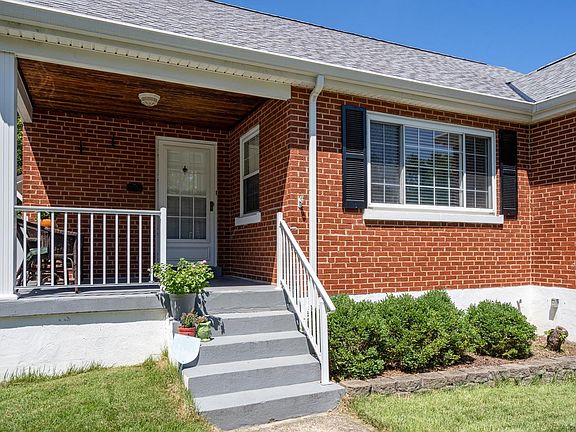 3rd image of 2938 Veazey Ave