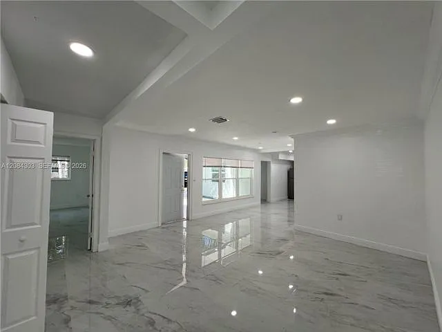 3 bed, 2.0 bath, $3,000 — Photo 2