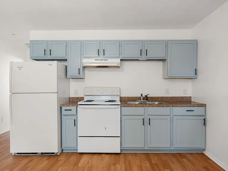 Flat Rock Creek Apartments — Photo 30