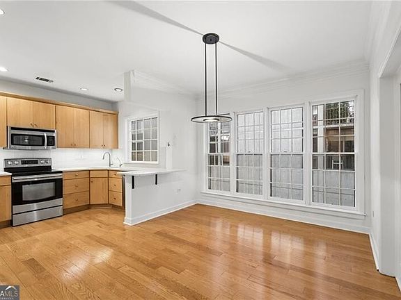 5th image of 175 15th St NE Suite 409