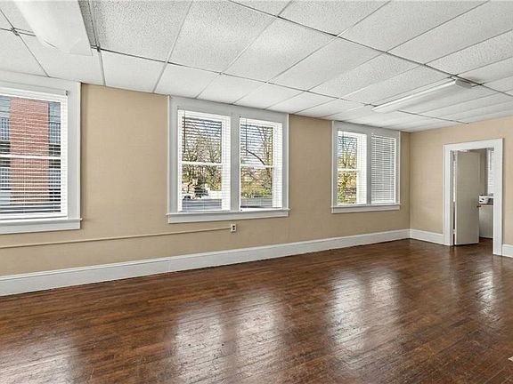 5th image of 669 Dill Ave SW