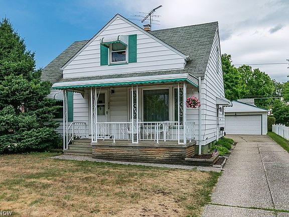 3rd image of 2207 E 290th St