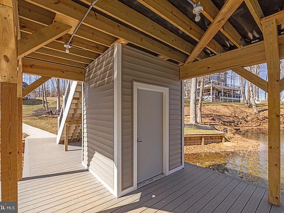 5th image of 44 Deep Creek Cir