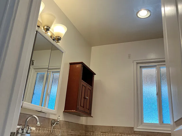 14525 Greenworth Dr — Photo 11