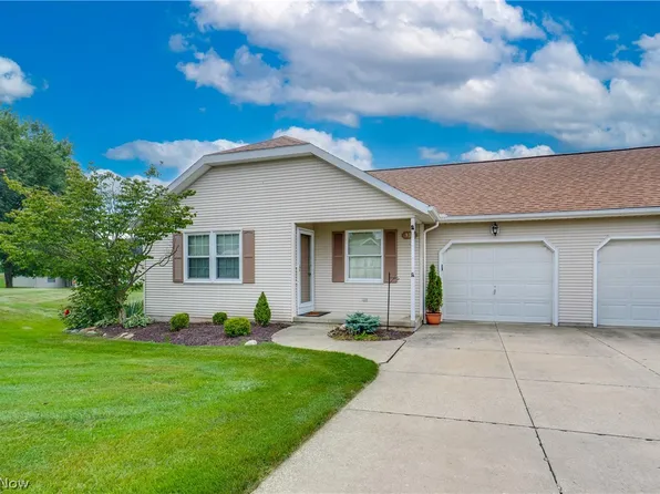 332 W Heatherwood Dr, Barberton, OH 44203