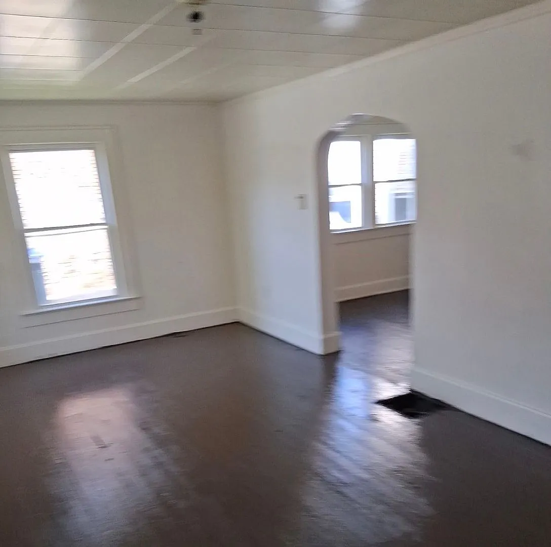 Building Photo - 420 N Baxter St