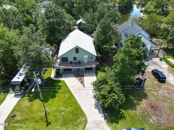 15048 Pawnee Pl, Kiln, MS 39556