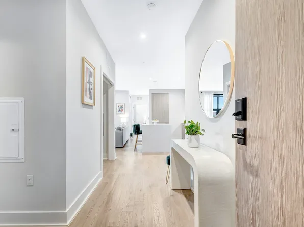 701 Swann Ave Unit 406, Alexandria, VA 22301