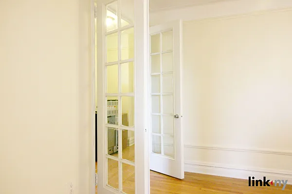 Rented by Link NY Realty | media 2