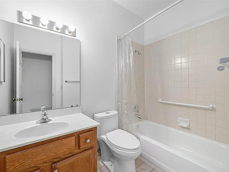 1025 N Spoede Rd — Photo 16