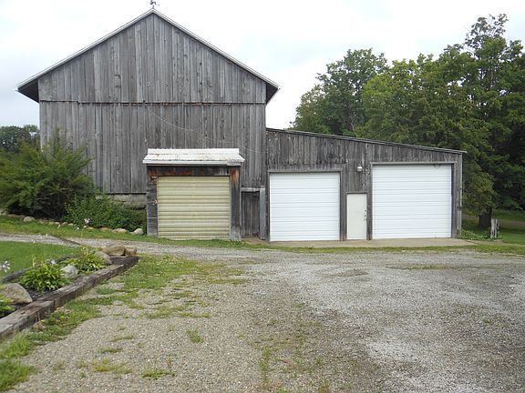 Lower entry for barn