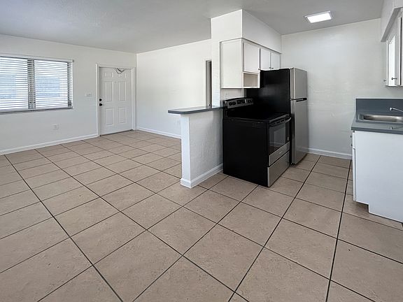 4th image of 12416 NE 12th Ct