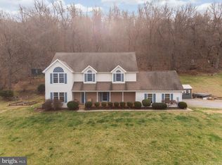 11017 Crystal Falls Dr, Hagerstown, MD 21742