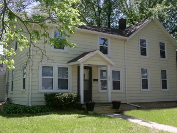 530 E Chamberlin St, Dixon, IL 61021