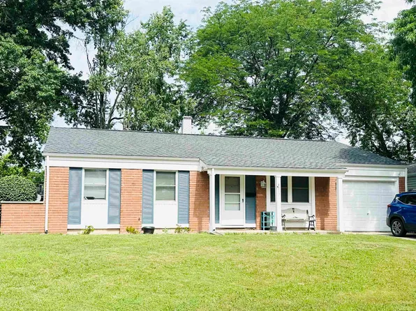 4817 Huntley Ct, South Bend, IN 46614