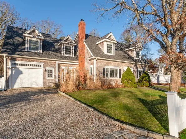 6 Beverly Ln, Harwich, MA 02645