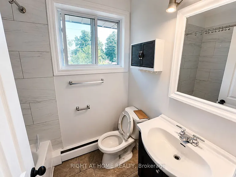 238 Burnside Dr — Photo 5
