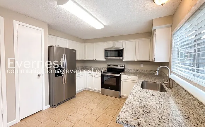 2719 Meadowgrass Ln — Photo 9