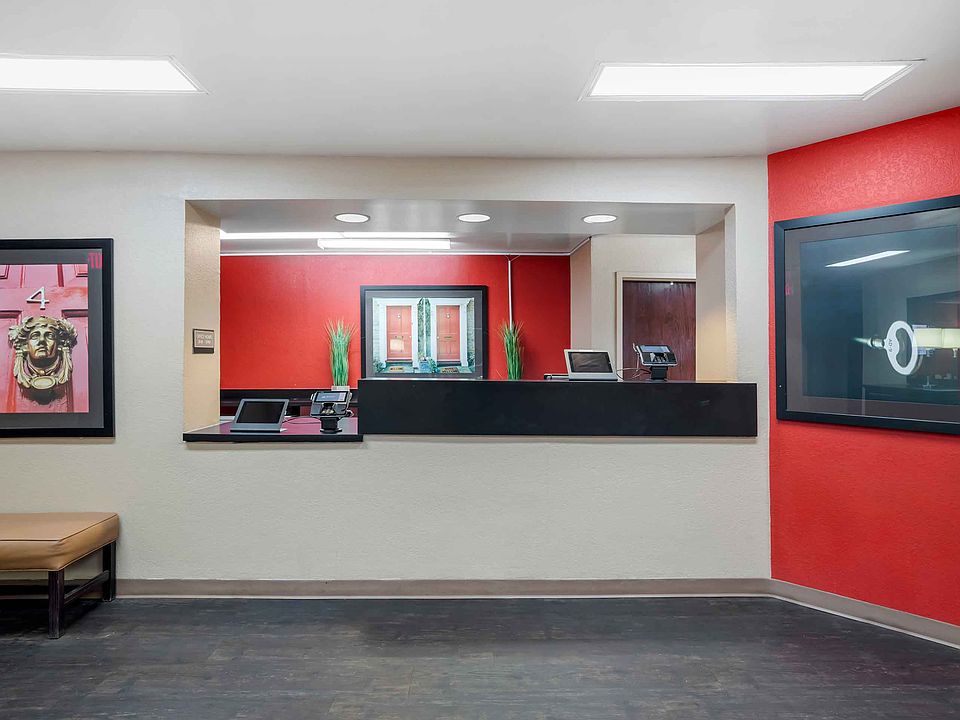 Lobby and Guest Check-in