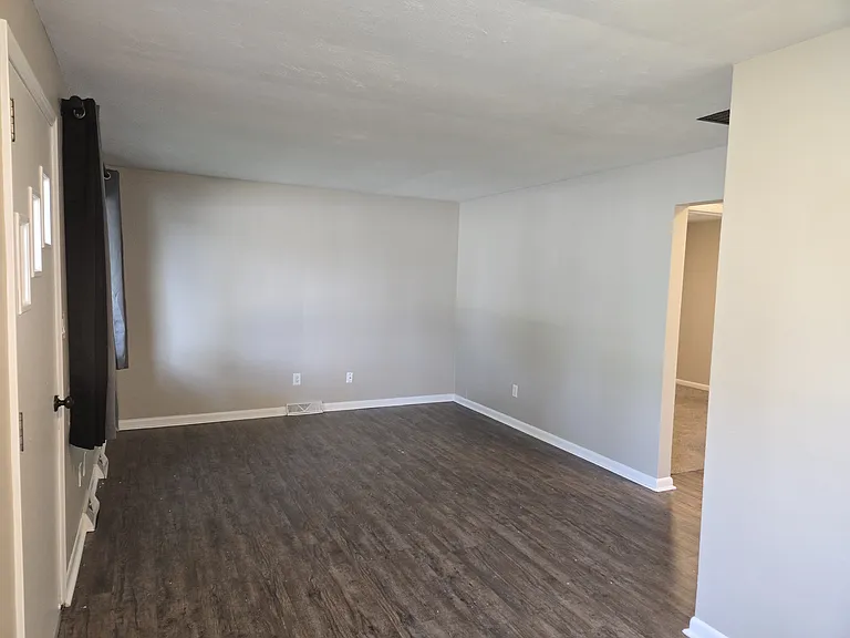 3505 Woodman Dr — Photo 3